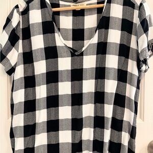 Cloth & Stone Black and White Buffalo Plaid Short Sleeve Top